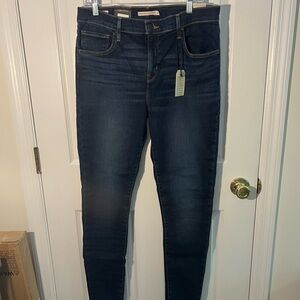 Women’s Levi Jeans